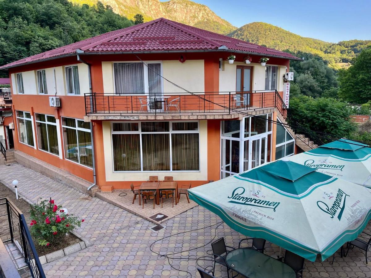 Pensiunea Orhideea Băile Herculane Esterno foto