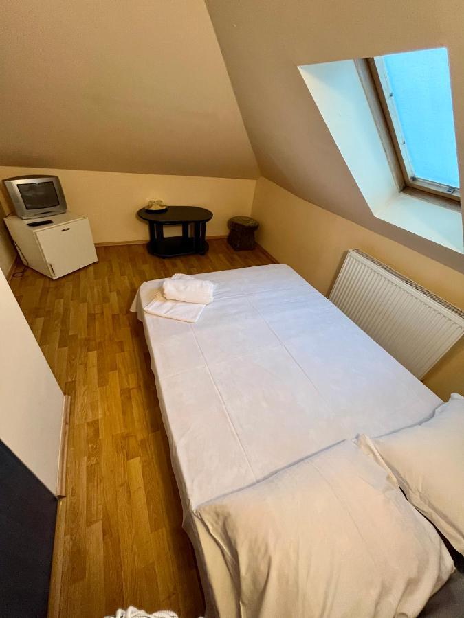 Pensiunea Orhideea Băile Herculane Esterno foto