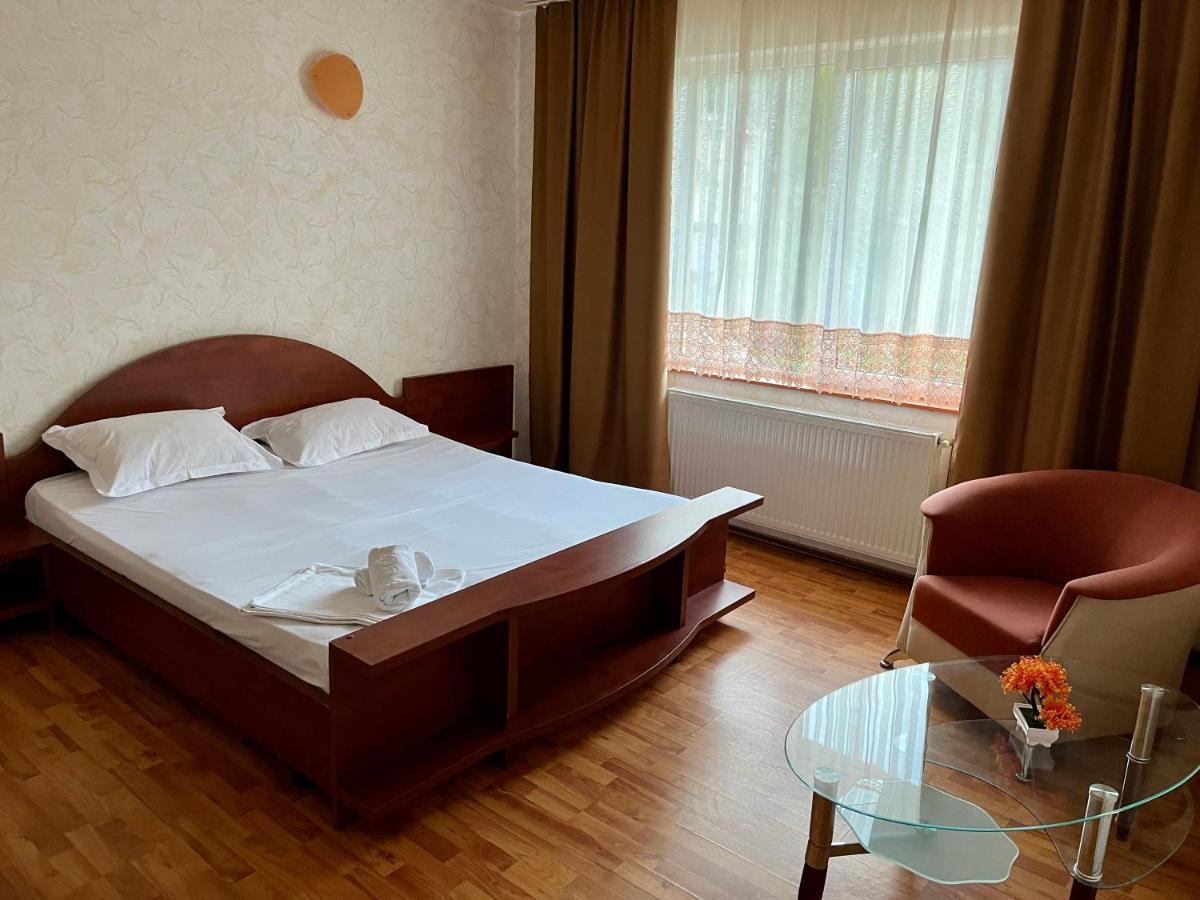 Pensiunea Orhideea Băile Herculane Esterno foto